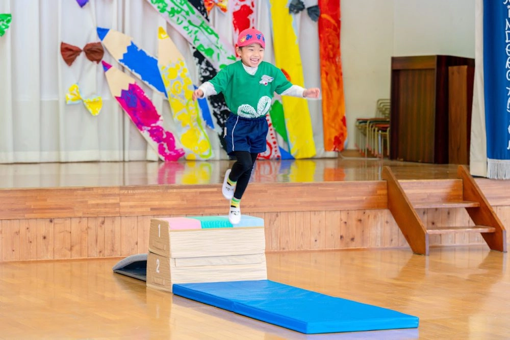  幼稚園・保育園向け「アクロフォーム搭載マット」が誕生！」