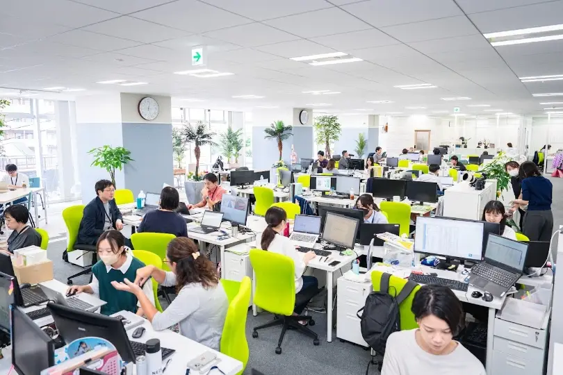 バックオフィスで働く